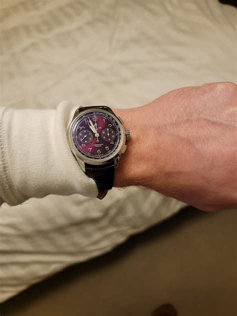 breitling b09 burgundy|Breitling b09 review.